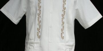 La guayabera y los mejores consejos para portarla