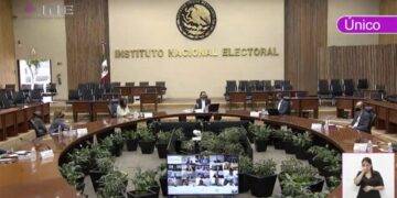 Rinden protesta los nuevos consejeros del INE