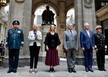 Conmemoran a Benito Juárez en su aniversario luctuoso