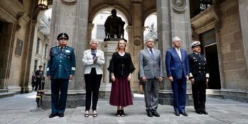 Conmemoran a Benito Juárez en su aniversario luctuoso