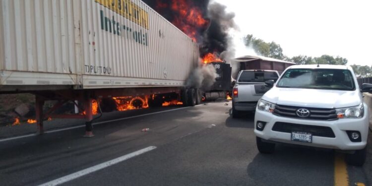 Accidente en la León-Aguascalientes deja seis muertos y 20 heridos