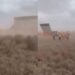 Colapso del muro fronterizo de Trump por el paso del huracán Hanna