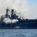 Buque de la Armada de EUA se incendia en San Diego, hay heridos