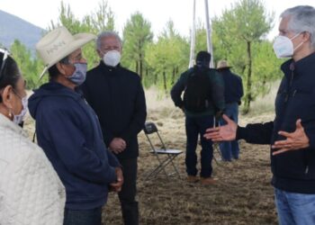 Alfredo Del Mazo entrega apoyos forestales para mitigar efectos económicos del covid-19 en Edomex