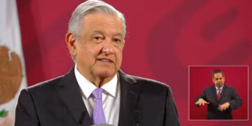 AMLO celebra aprobación de la reforma para comprar medicamentos en el extranjero