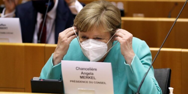 Merkel: La pandemia de covid-19 muestra los límites del populismo que niegan realidad