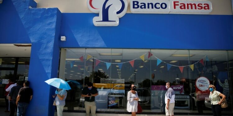 Grupo Famsa anuncia que incumplirá pagos de emisiones de deuda local