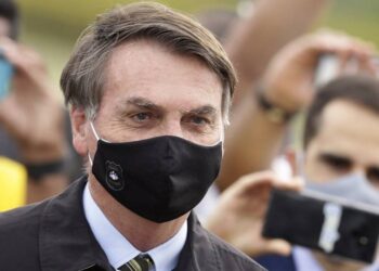 Bolsonaro da negativo a covid-19