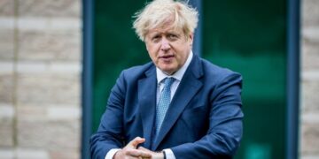 Boris Johnson pospone fecha para desconfinamiento por