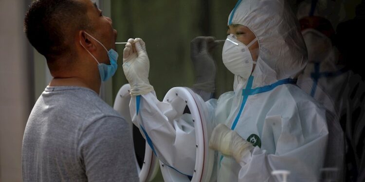 Beijing reducirá alerta sanitaria tras dos semanas sin casos nuevos