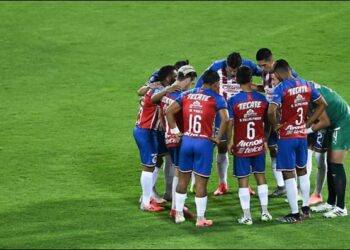Néstor de La Torre revienta al Rebaño y a Ricardo Peléaz