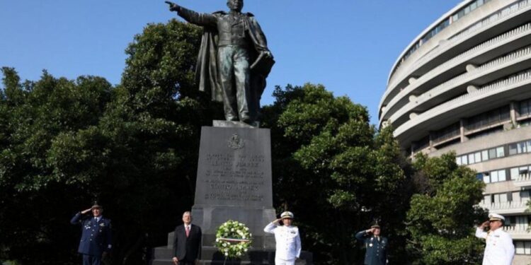 ¿Cómo acabó una estatua de Benito Juárez en la capital de EEUU?