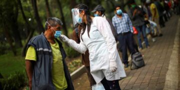 Cifras de COVID-19 en México están subestimadas, dice cirujano general de EEUU