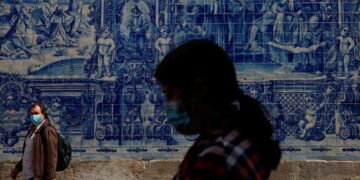 Portugal desarrolla primer cubrebocas que inactiva el coronavirus COVID-19