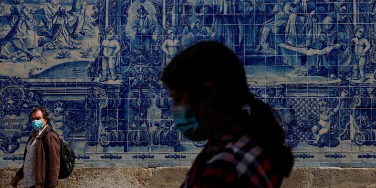 Portugal desarrolla primer cubrebocas que inactiva el coronavirus COVID-19