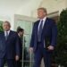 Lanza AMLO “Viva México” al concluir su mensaje en la Casa Blanca
