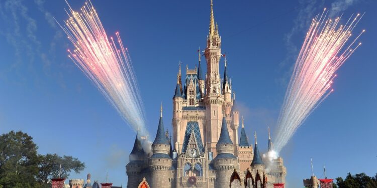 Disney vuelve a cerrar parque en Hong Kong por aumento de casos coronavirus