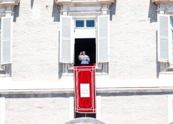 El papa pide por la paz en el Cáucaso