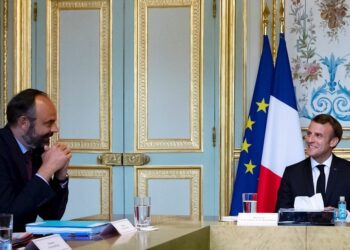 Francia investigará a 3 funcionarios por manejo de pandemia