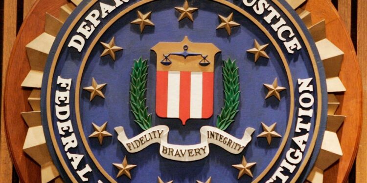 FBI busca a científica china en consulado de San Francisco