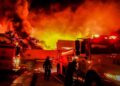 Fuerte incendio consume zona industrial CIVAC de Cuernavaca, Morelos