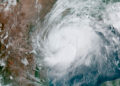En medio de la pandemia, Texas se prepara para el huracán Hanna