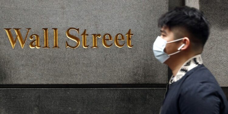 Economía de Estados Unidos se hunde 32.9 %
