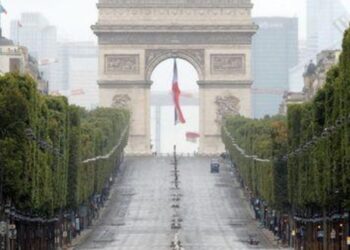 Francia reduce el desfile del Día de la Bastilla en concesión al COVID-19