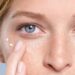Vitamina C en cremas para contorno de ojos