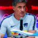 Míchel González renuncia como técnico de Pumas