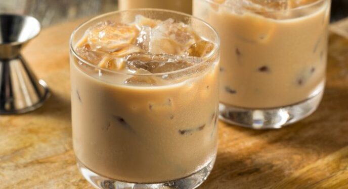 ¿Cómo preparar licor de café casero en 5 minutos?