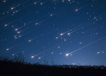 ¿Qué ver en el cielo esta semana? NEOWISE, acuáridas, perseidas y Marte