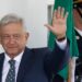 AMLO llega a la Casa Blanca donde lo recibe Trump