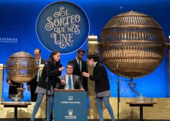 15 amigos ganan 144 millones de euros de la lotería europea