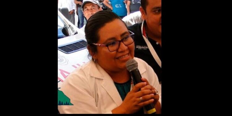 Investigan asesinato de directora de hospital en Huamuxtitlán, Guerrero