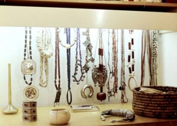 Moda vintage: las ventajas de comprar artículos de segunda mano