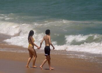 Playas de Acapulco cerrarían de nuevo si turistas incumplen medidas por covid-19