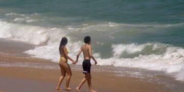 Playas de Acapulco cerrarían de nuevo si turistas incumplen medidas por covid-19