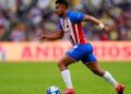 Chivas con otra baja más por Covid; Miguel Ponce