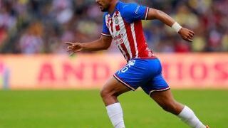 Chivas con otra baja más por Covid; Miguel Ponce