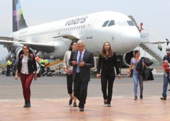 Vuelo de AMLO aterriza en la CDMX