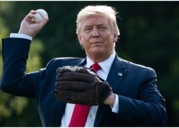 Presidente del Bronx critica a los Yankees por invitar a Trump a lanzar la primera bola