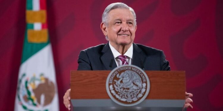 Estoy al cien, dice AMLO tras chequeo de cardiología