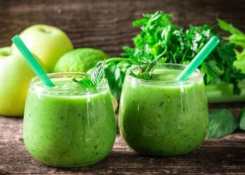 10 jugos verdes que puedes tomar en las mañanas