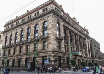 Analistas prevén caída de 9.9% en la economía en 2020