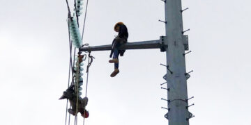Inicia cambio de vías y cableado de alta tensión en Puente Pemex