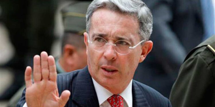 Corte Suprema de Justicia ordena la detención del expresidente Uribe