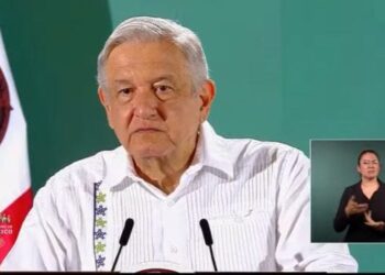Francia sigue el ejemplo de México en programas de apoyo a los jóvenes: AMLO