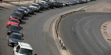 Filas de hasta 6 horas para cruzar la frontera de México a EU