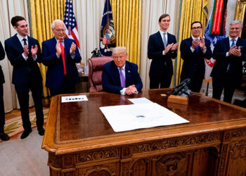 Trump firma acuerdo de paz entre Israel y Emiratos Árabes Unidos